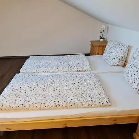 Schone Ferienwohnung In Апартаменты *